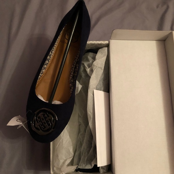 flats - Picture 1 of 1